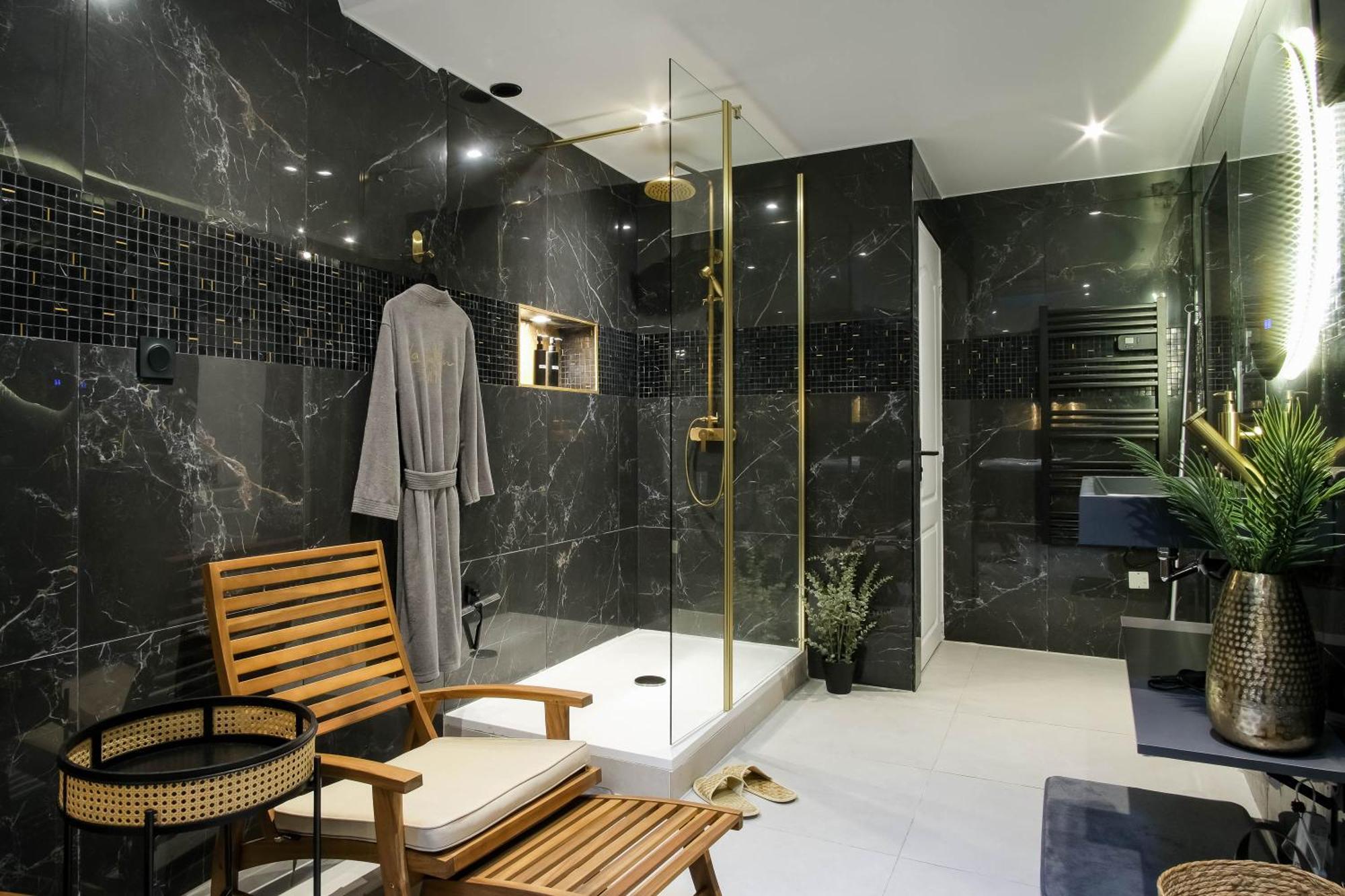 La Golden Apartment *